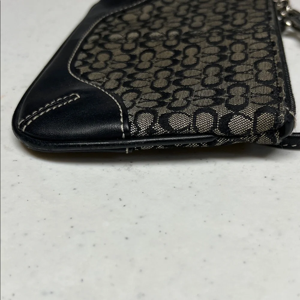 Vintage Coach Elegant Black and Tan Logo Women's Wristlet